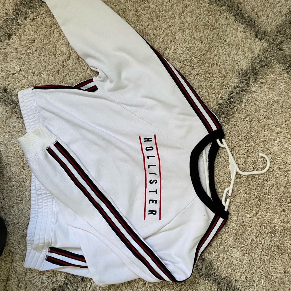 Hollister Red and Navy Blue Striped Cropped Sweatshirt.